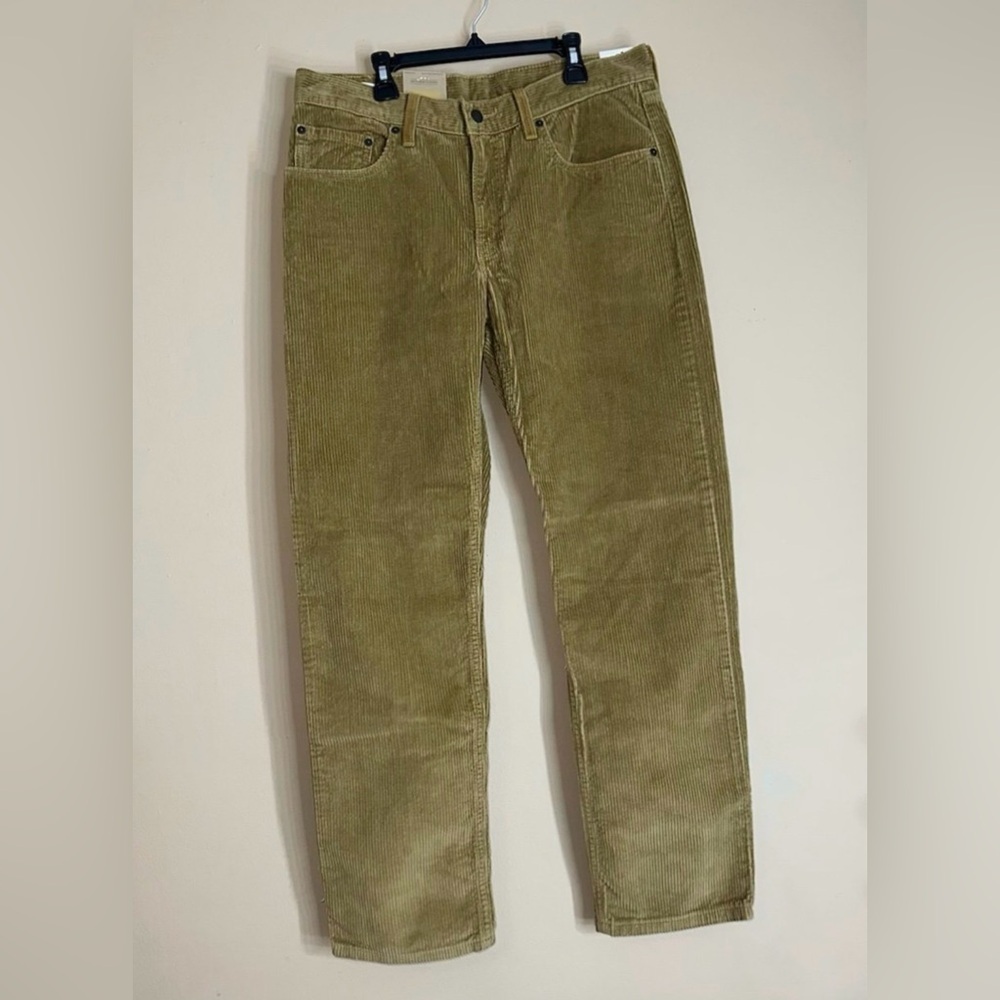 Levi’s NWT Tan Corduroy Straight Leg Pants Women’s 30x30 Minimalist